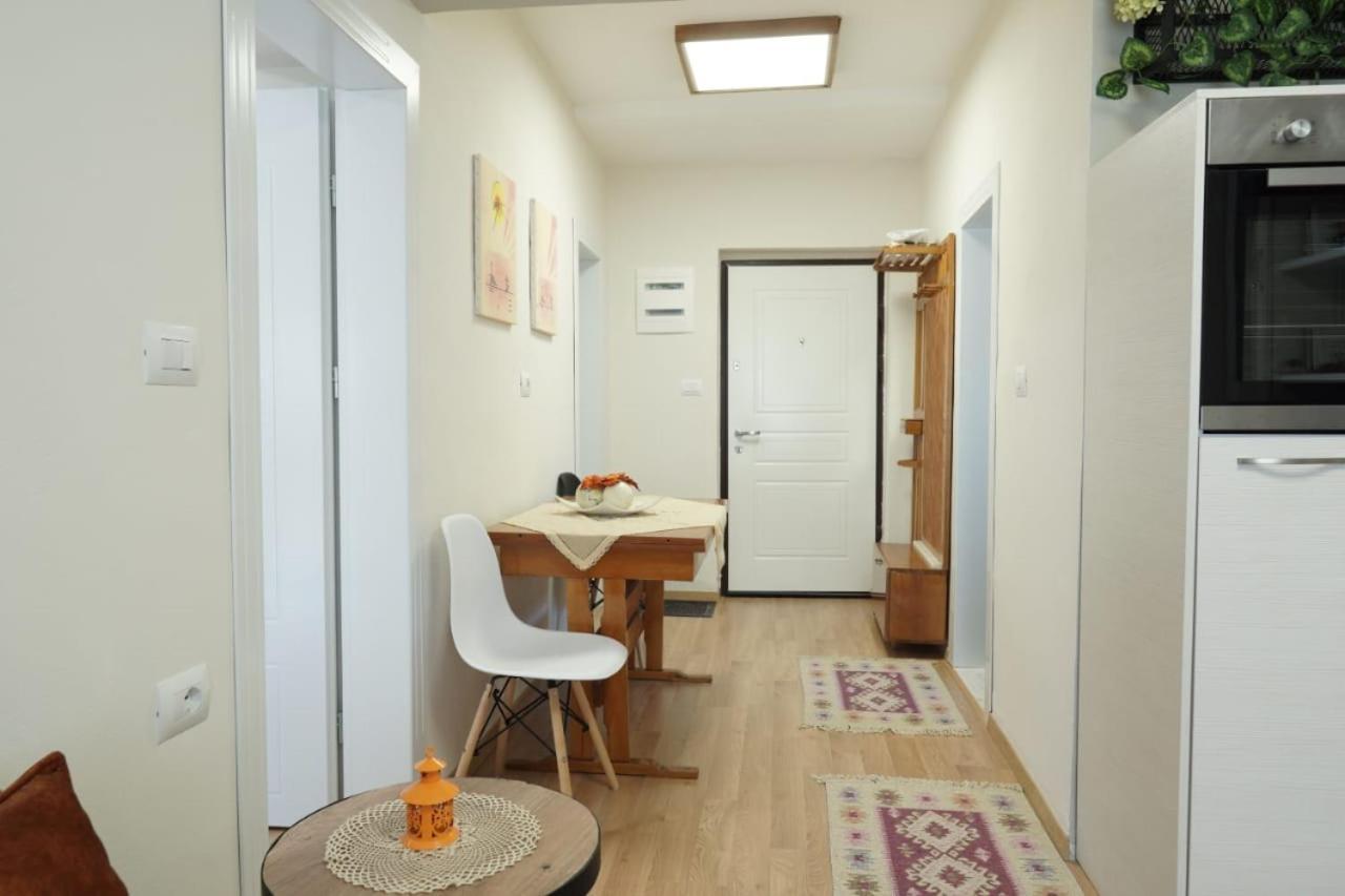 Luka'S Apartment Sarande Exterior photo